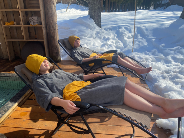 水風呂の後は外気浴。都会の喧騒を忘れて整います