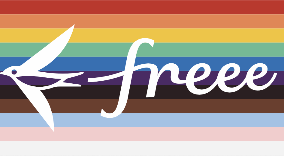 レインボーカラーのfreeeロゴ